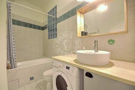 Bathroom Furnished apartment - 54m²  - 1 bedroom - Poissonnière - Paris