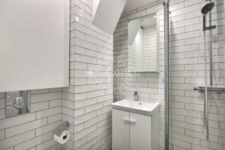 Salle de bain Appartement meublé - 38m²  - 1 chambre - Porte de Clichy - Paris