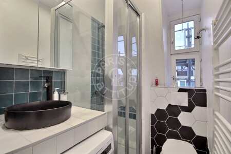 Bathroom Furnished apartment - 30m²  - 1 bedroom - Belleville - Paris