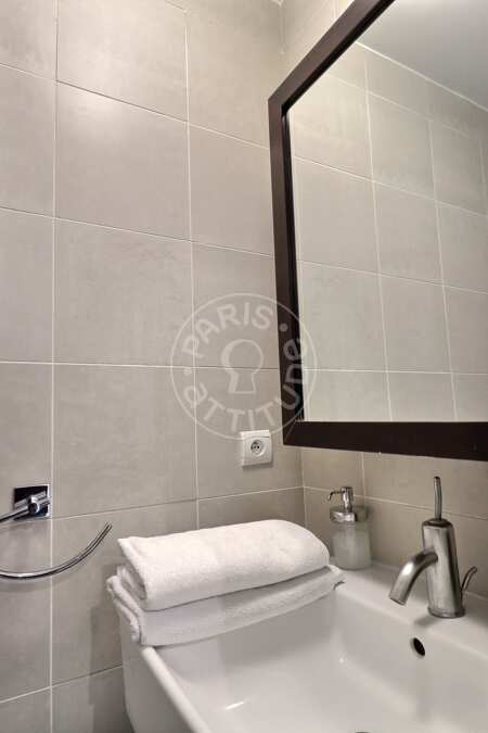 Bathroom Furnished studio - 35m²  - Champs-Elysées - Paris