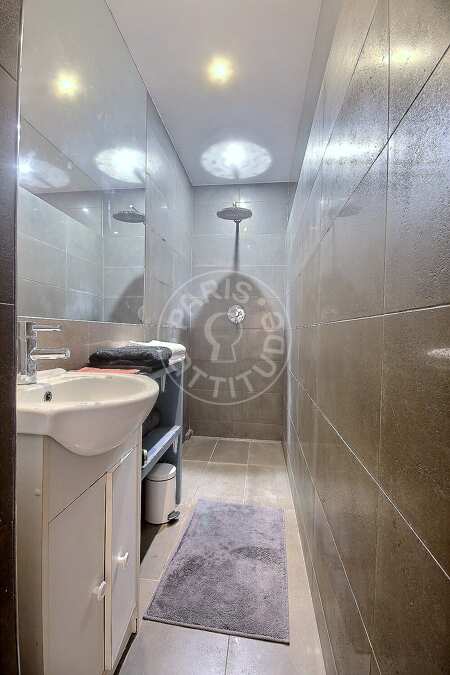 Baño Piso amueblado - 32m²  - 1 dormitorio - Batignolles - París