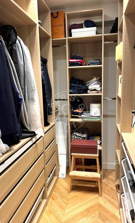 Dressing Appartement meublé - 79m² - 2 chambres - Wagram - Paris