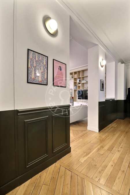 Entrance Furnished apartment - 83m²  - 3 bedrooms - Montmartre / Place des Abbesses - Paris