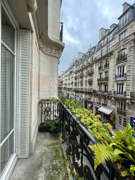 Balcony Furnished apartment - 83m²  - 3 bedrooms - Montmartre / Place des Abbesses - Paris