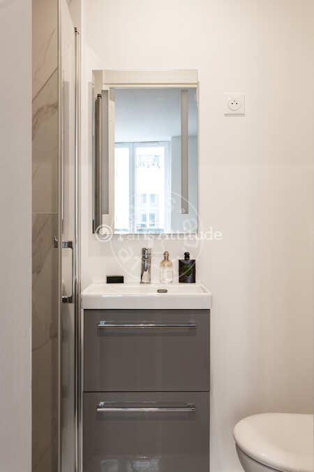 Casa de banho Quitinete mobilado - 14m²  - Marx Dormoy - Paris