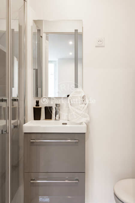 Bathroom Furnished studio - 16m²  - Marx Dormoy - Paris