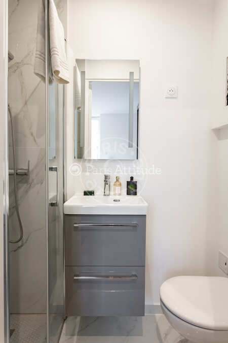 Casa de banho Quitinete mobilado - 13m²  - Marx Dormoy - Paris