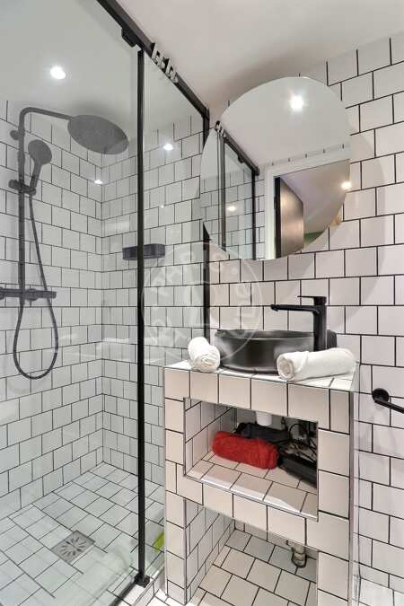 Bathroom Furnished studio alcove - 18m²  - Ecole Militaire / Unesco / Duroc - Paris