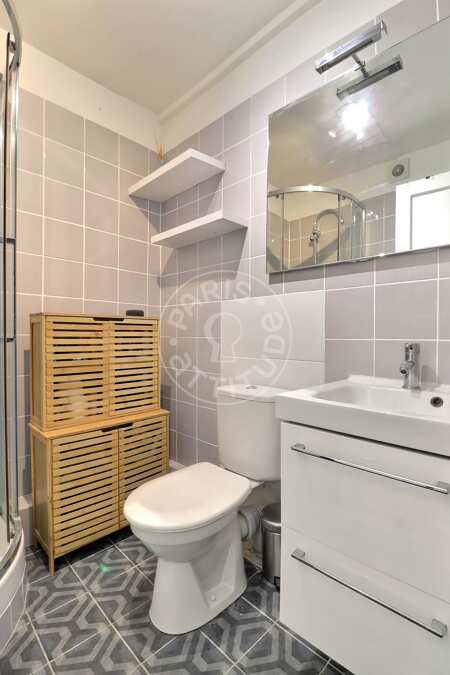 Salle de bain Appartement meublé - 36m²  - 1 chambre - Canal Saint-Martin - Paris