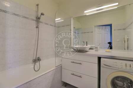 Bathroom Furnished studio - 35m²  - Ledru-Rollin - Paris