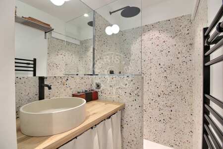 Bathroom Furnished apartment - 22m²  - 1 bedroom - Jules Joffrin - Mairie du 18ème - Paris