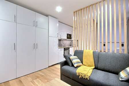 Salotto Mansardato arredato - 24m²  - Montmartre / Place des Abbesses - Parigi
