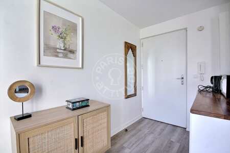 Entrance Furnished apartment - 32m²  - 1 bedroom - Canal de l'Ourcq - Paris