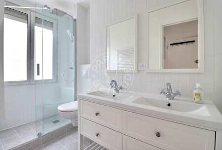 Casa de banho Studio mobilado - 30m²  - Jules Joffrin - Mairie du 18ème - Paris