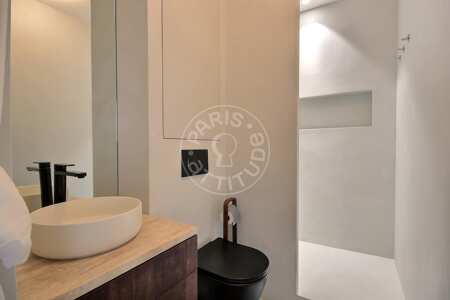 Salle de bain Appartement meublé - 27m²  - 1 chambre - Arc de Triomphe - Paris