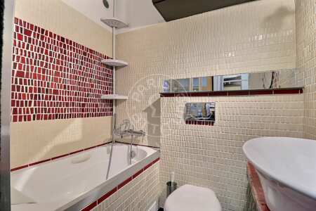 Casa de banho Apartamento mobilado - 82m²  - 3 quartos - Courbevoie