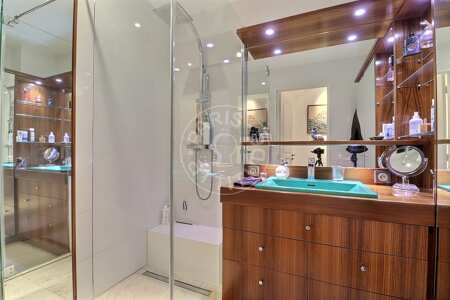 Bathroom Furnished apartment - 79m²  - 2 bedrooms - Plaisance / Pernety - Paris