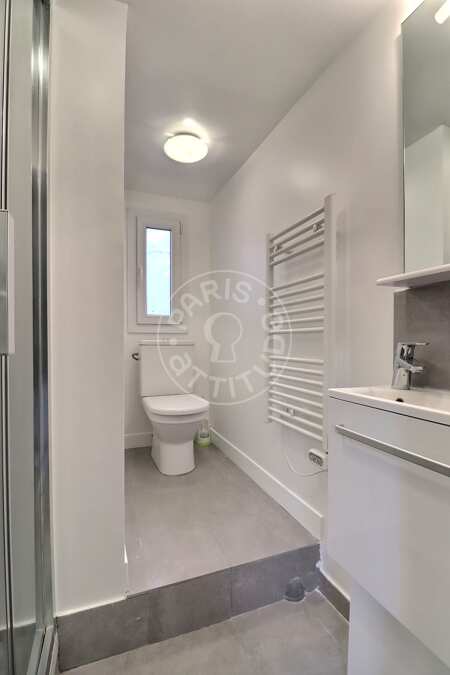 Casa de banho Quitinete mobilado - 15m²  - Batignolles - Paris