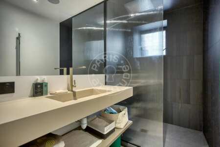 Salle de bain Duplex meublé - 85m²  - 2 chambres - Ménilmontant - Paris