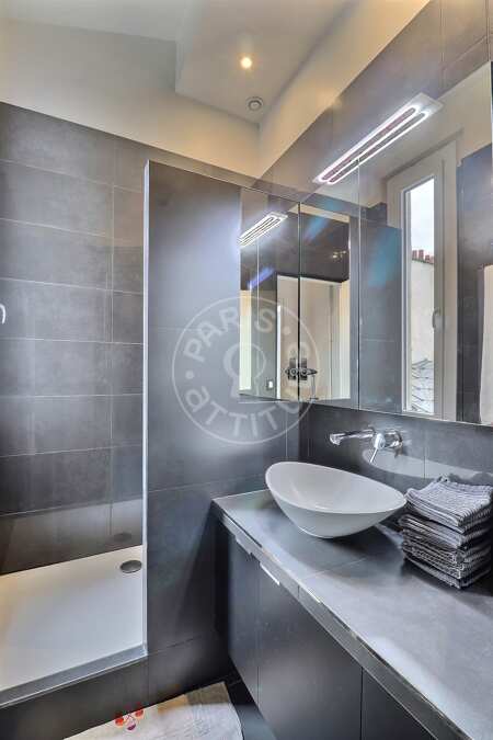 Badezimmer Möblierte wohnung - 75m²  - 1 Zimmer - Moulin Rouge / Pigalle - Paris