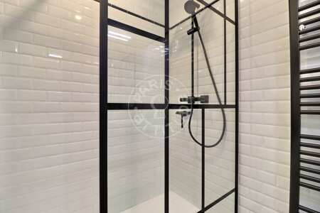 Salle de bain Appartement meublé - 65m²  - 2 chambres - République - Paris