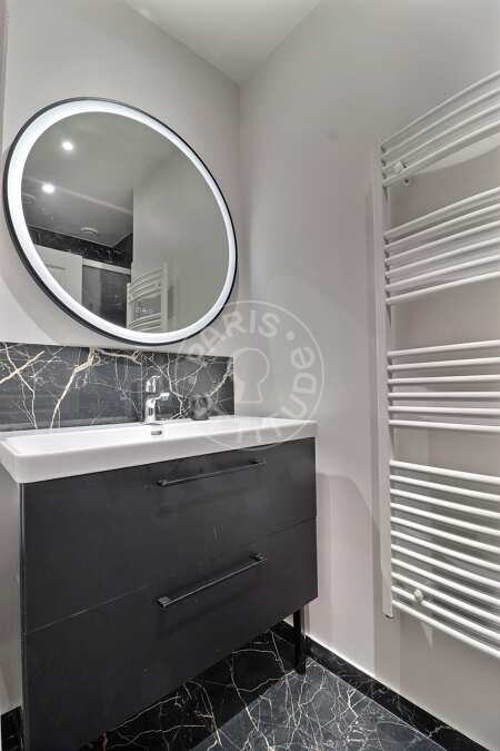 Salle de bain Appartement meublé - 45m²  - 1 chambre - Rue de la Pompe - Paris