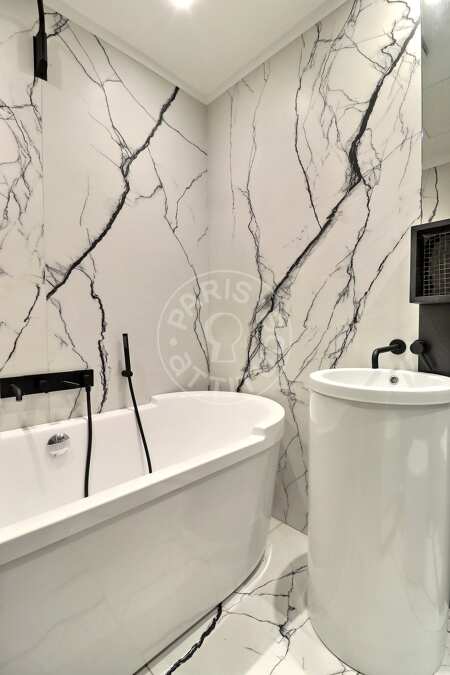 Bathroom Furnished studio alcove - 33m²  - Champs-Elysées - Paris
