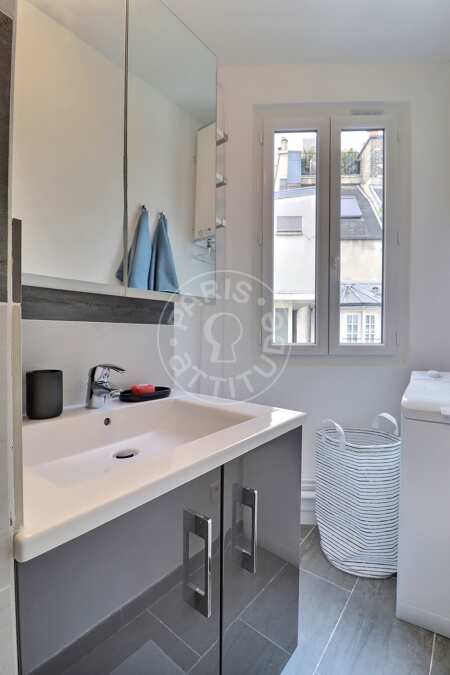 Casa de banho Apartamento mobilado - 28m²  - 1 quarto - Batignolles - Paris