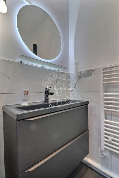 Bathroom Furnished studio - 24m² - Bercy - Paris