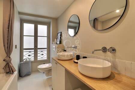 Salle de bain Appartement meublé - 72m²  - 2 chambres - Saint-Germain - Paris