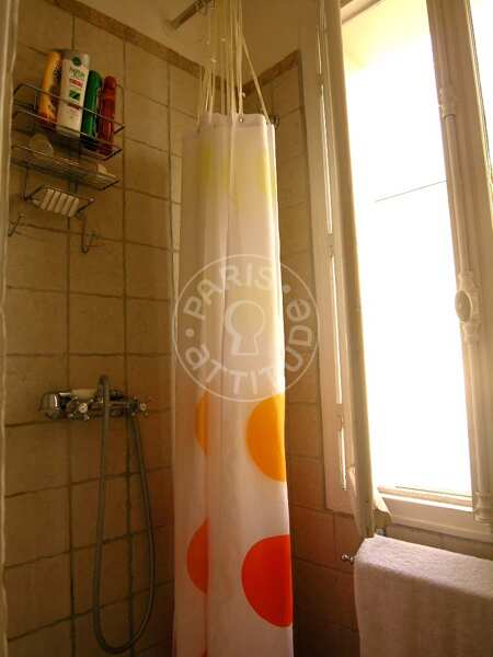Salle de bain Appartement meublé - 30m²  - 1 chambre - Charonne - Paris