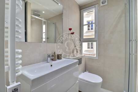 Bathroom Furnished apartment - 39m²  - 1 bedroom - Place Monge - Paris