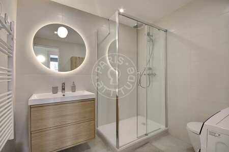 Bathroom Furnished apartment - 91m²  - 3 bedrooms - Mirabeau - Paris