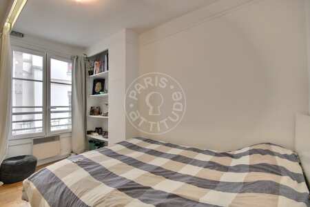 Camera da letto Mansardato arredato - 43m²  - Arts et Métiers - Parigi