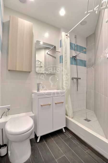 Bathroom Furnished studio alcove - 19m²  - Place d'Italie - Paris