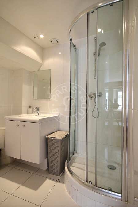 Bathroom Furnished apartment - 40m²  - 1 bedroom - Saint-Paul - Paris