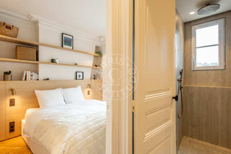Salle de bain Appartement meublé - 66m²  - 2 chambres - Moulin Rouge / Pigalle - Paris