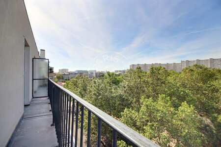 Balcony Furnished apartment - 46m²  - 2 bedrooms - Convention - Paris