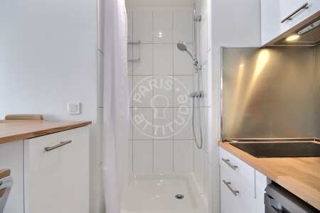 Badezimmer Möblierte studio - 19m²  - Montmartre / Place des Abbesses - Paris
