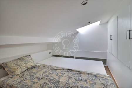 Camera da letto Mansardato arredato - 20m²  - Montmartre / Place des Abbesses - Parigi