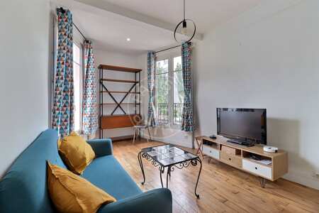 Living room Furnished apartment - 33m²  - 1 bedroom - Montmartre / Place des Abbesses - Paris