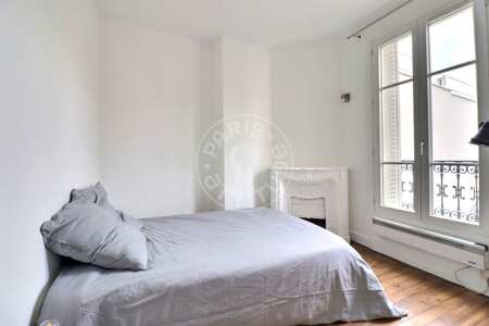 Bedroom Furnished apartment - 33m²  - 1 bedroom - Montmartre / Place des Abbesses - Paris