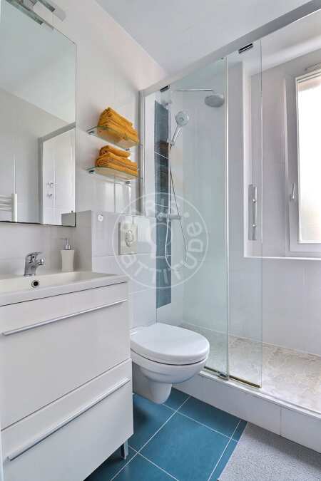 Bathroom Furnished apartment - 33m²  - 1 bedroom - Montmartre / Place des Abbesses - Paris