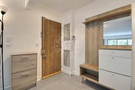 Entrance Furnished apartment - 79m²  - 2 bedrooms - Ledru-Rollin - Paris