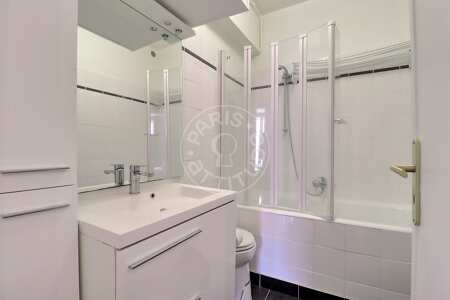 Casa de banho Apartamento mobilado - 68m²  - 1 quarto - Trocadéro - Paris