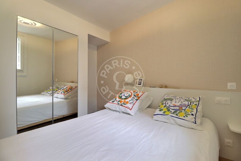 1 locale arredato - Parigi 75018 - 16975