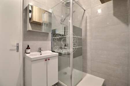 Bathroom Furnished apartment - 50m²  - 1 bedroom - Ecole Militaire / Unesco / Duroc - Paris