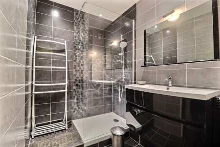 Casa de banho Apartamento mobilado - 68m²  - 1 quarto - Pereire - Paris