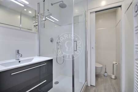 Salle de bain Appartement meublé - 36m²  - 1 chambre - Commerce - Paris