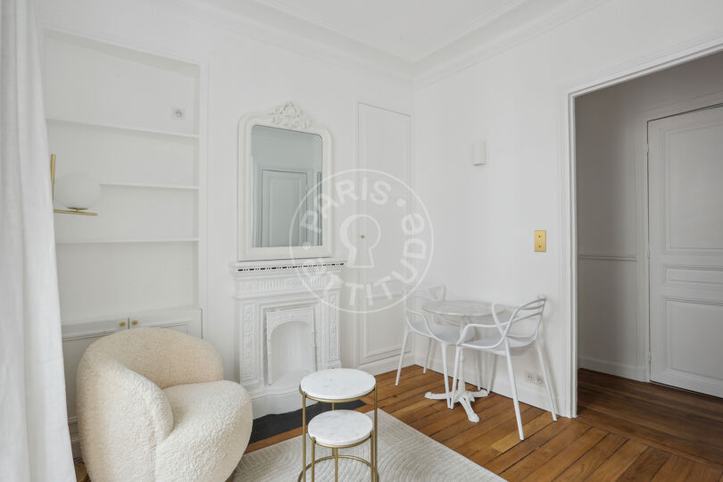 Quitinete mobiliado - Paris 75006 - 17000